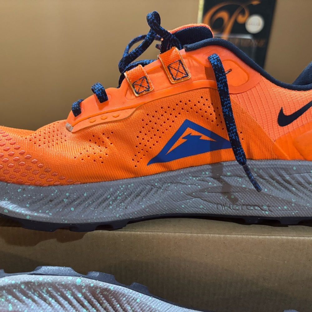 Nike ACG 10.5 Orange and Blue - Picture 4 of 4